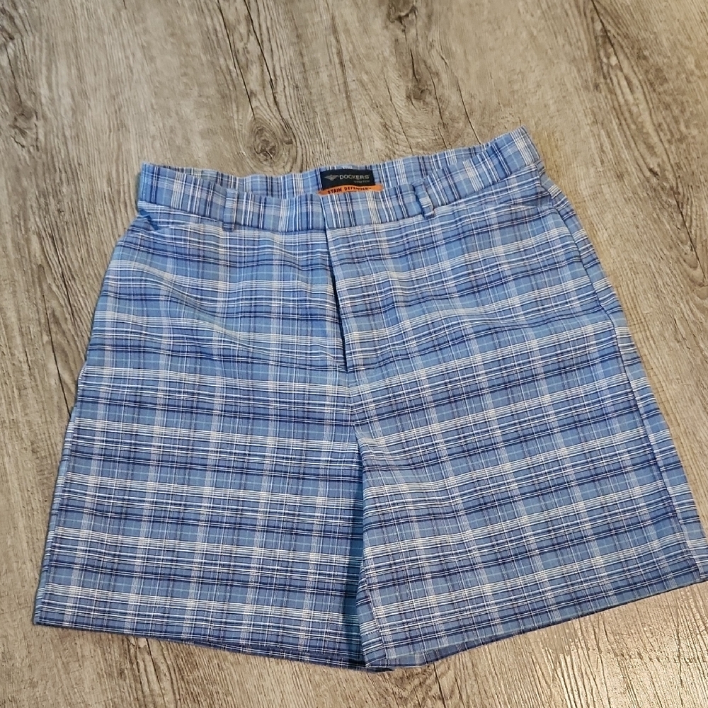 Dockers Women's Blue Checkered Skorts